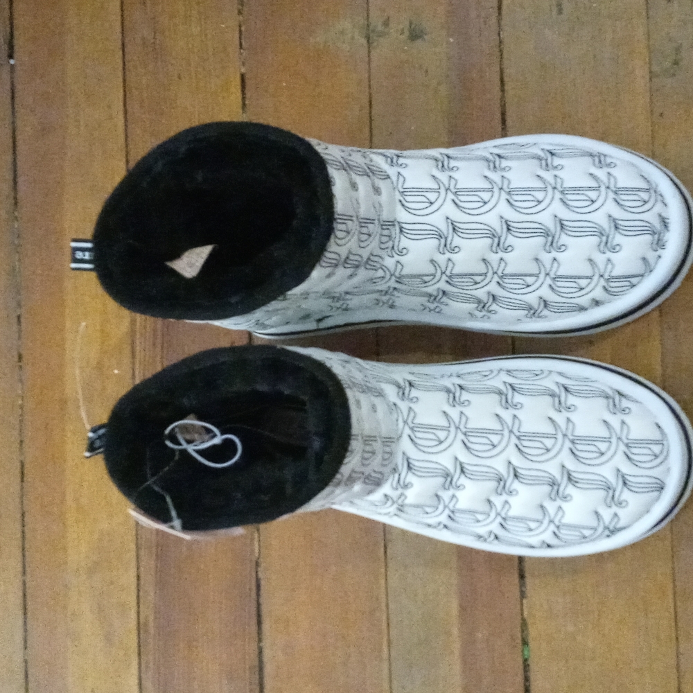 Juicy Couture Slip on Booties